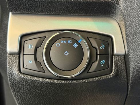 Used 2017 Ford Explorer XLT FWD image 23