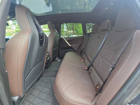 Used 2024 BMW iX xDrive50 w/ Premium Package AWD/4WD image 25