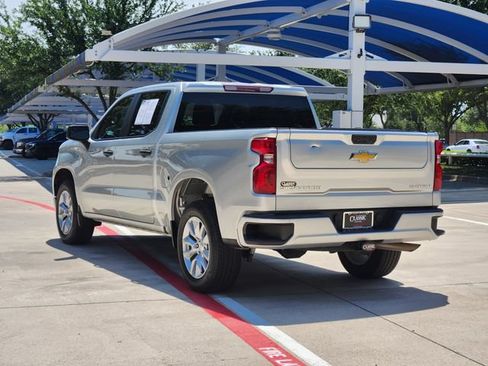 Used 2022 Chevrolet Silverado 1500 Custom RWD image 2