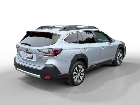 Used 2023 Subaru Outback Limited AWD/4WD image 5