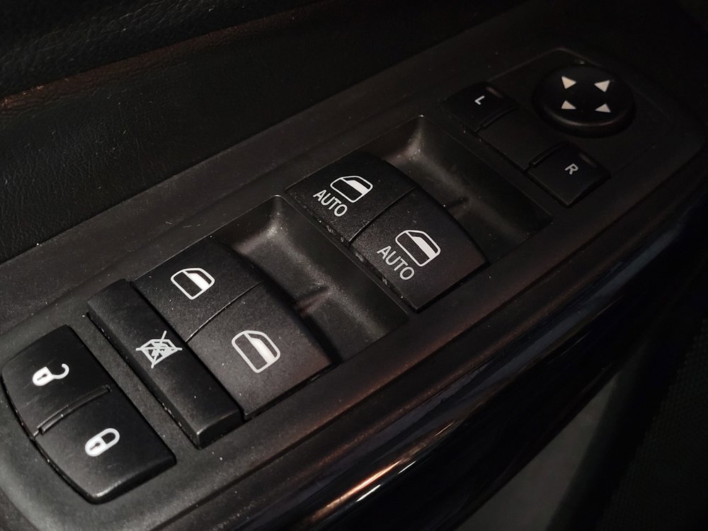Used 2020 Jeep Cherokee Latitude Plus FWD image 27