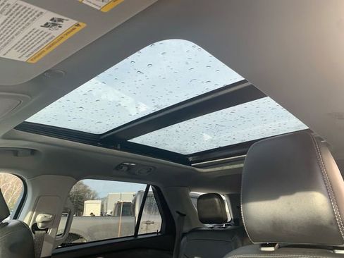 Used 2023 Ford Explorer XLT w/ Equipment Group 202A image 32