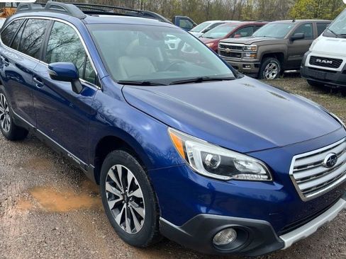 Used 2017 Subaru Outback 3.6R Limited AWD/4WD image 3
