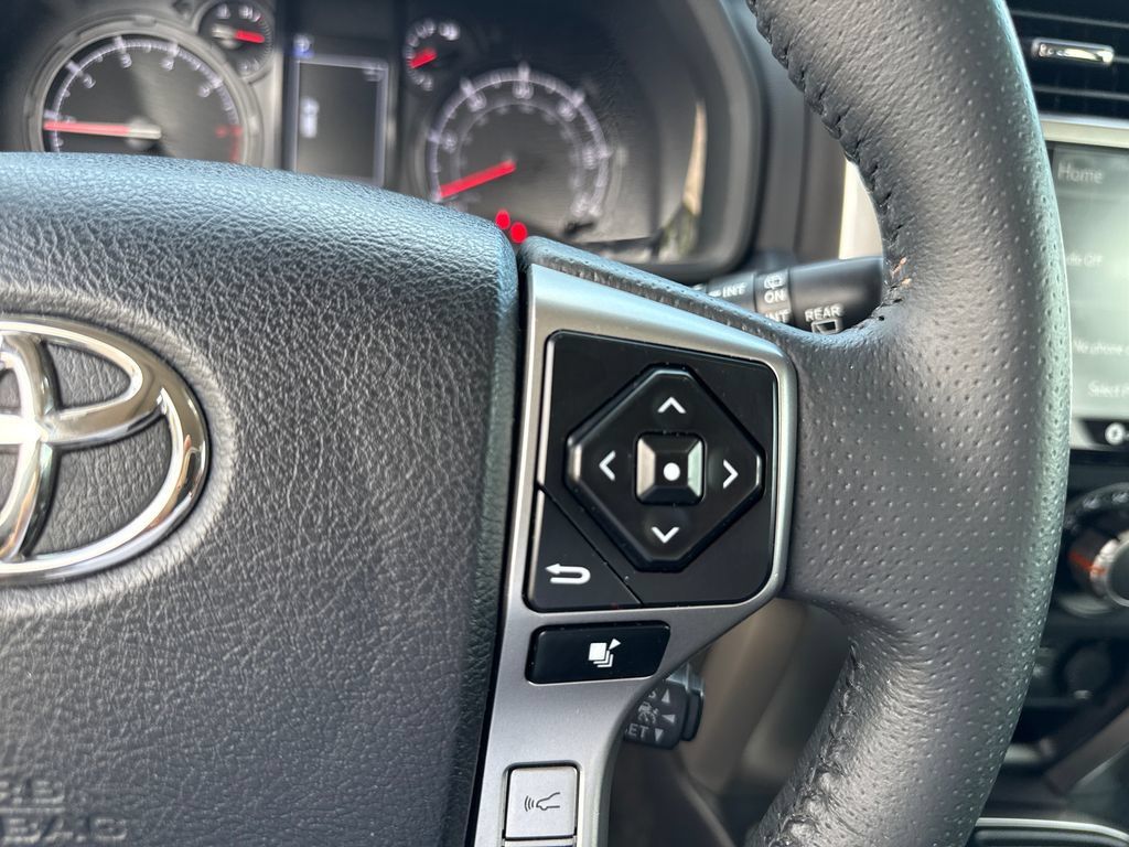 Used 2022 Toyota 4Runner SR5 Premium w/ Moonroof Package RWD image 17