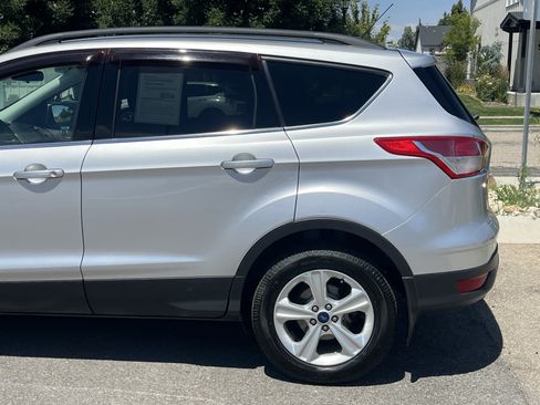 Used 2016 Ford Escape SE w/ Equipment Group 201A AWD/4WD image 4