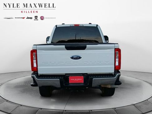 Used 2024 Ford F250 XLT w/ FX4 Off-Road Package AWD/4WD image 15