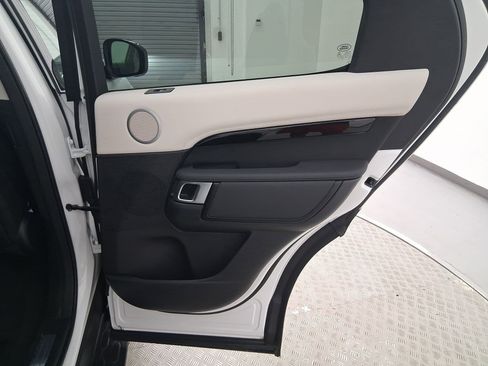 New 2025 Land Rover Discovery S image 31