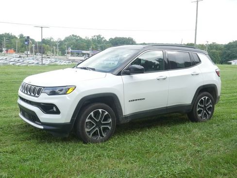 Used 2023 Jeep Compass Limited AWD/4WD image 2
