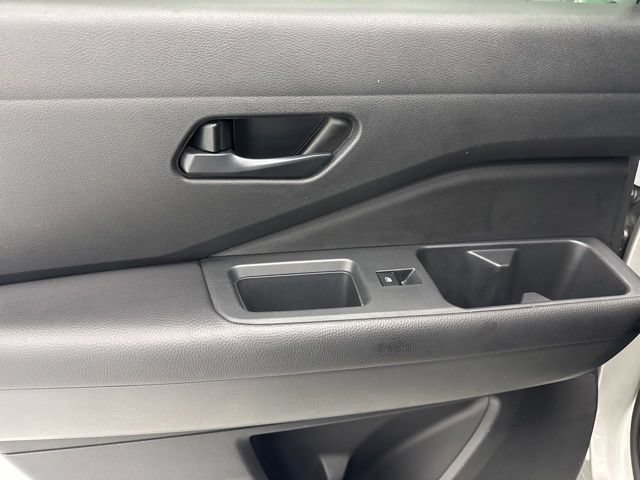 Used 2025 Nissan Pathfinder SV FWD image 22