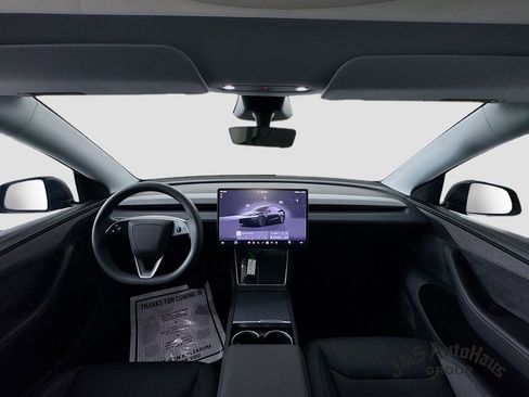 Used 2026 Tesla Model Y Long Range image 28