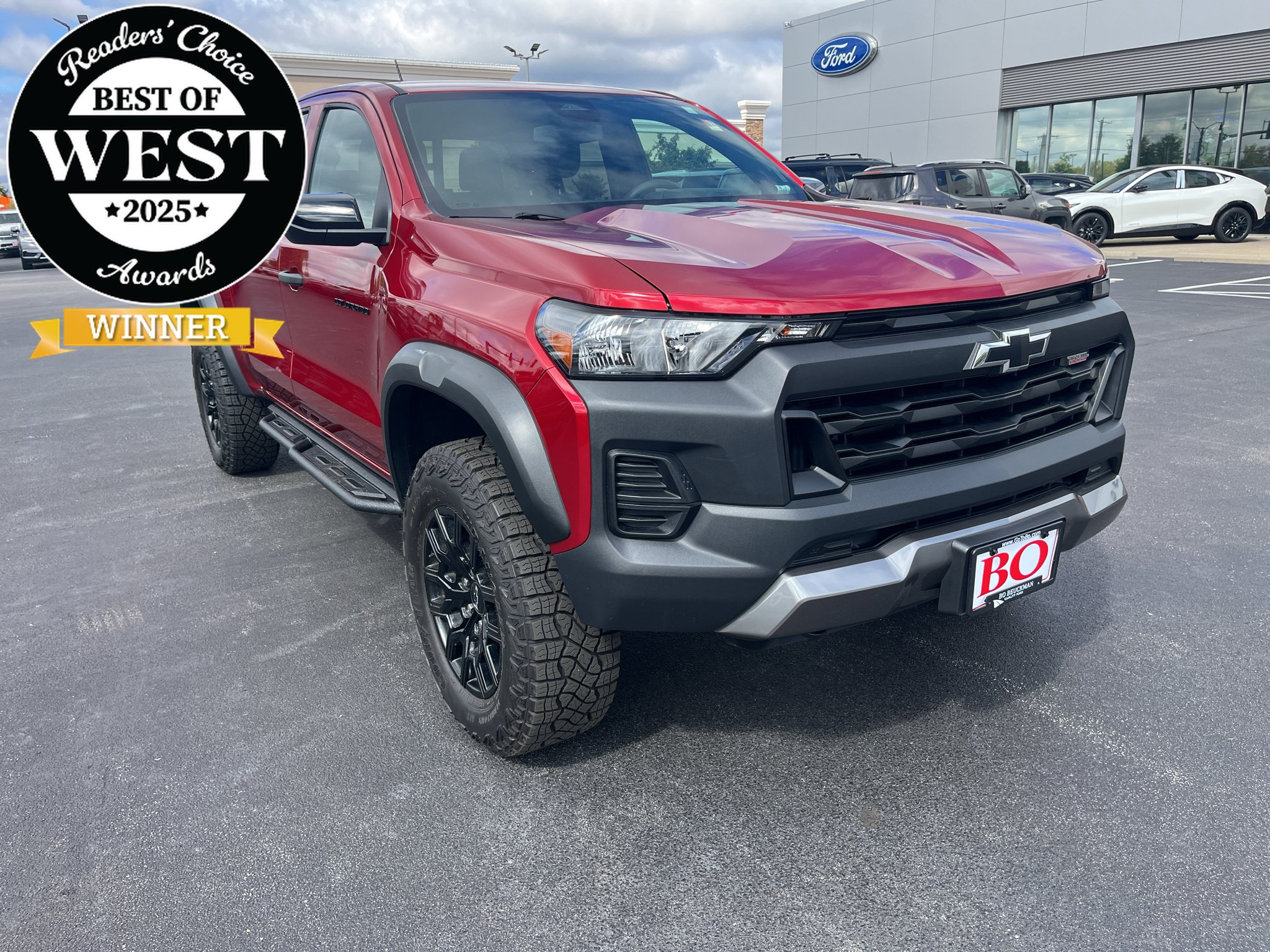 Used 2024 Chevrolet Colorado Trail Boss w/ Advanced Trailering Package AWD/4WD image 1