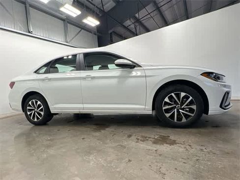 Certified 2025 Volkswagen Jetta S image 3