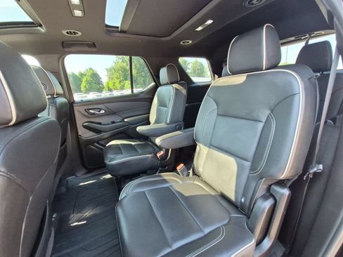 Certified 2023 Chevrolet Traverse Premier FWD image 26