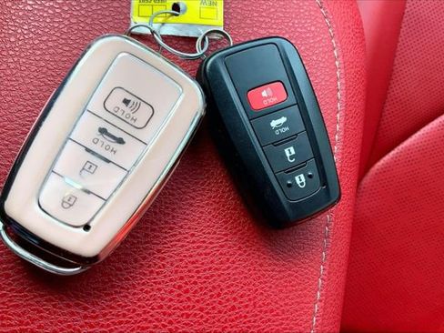 Used 2024 Toyota Camry XSE w/ Navigation Package image 33