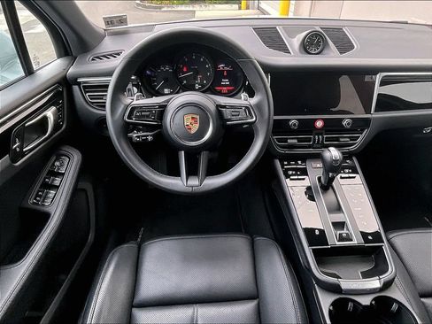 Certified 2026 Porsche Macan AWD/4WD image 11