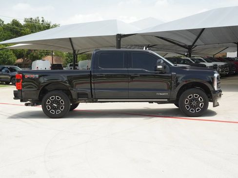 Used 2025 Ford F250 Platinum w/ FX4 Off-Road Package AWD/4WD image 6