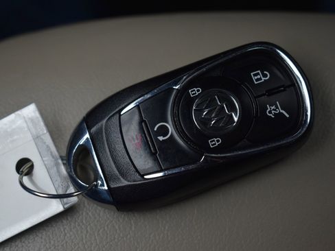 Used 2019 Buick Enclave Essence image 37