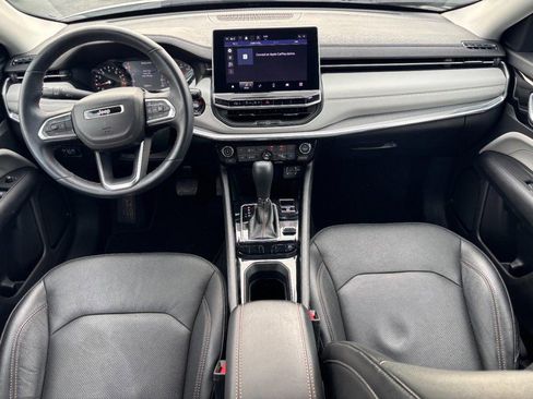 Used 2022 Jeep Compass Limited image 11