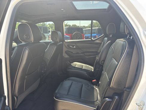 Used 2023 Chevrolet Traverse Premier w/ Redline Edition FWD image 12