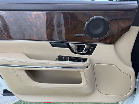 Used 2016 Jaguar XJ L Portfolio AWD/4WD image 33