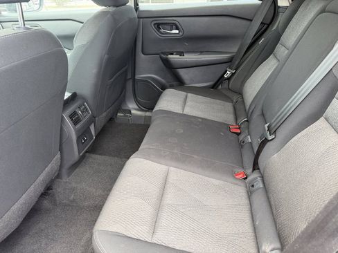 Used 2024 Nissan Rogue SV FWD image 9