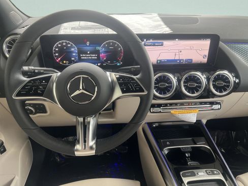 Used 2025 Mercedes-Benz GLA 250 image 21