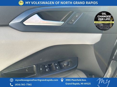 Certified 2023 Volkswagen Taos SE image 6