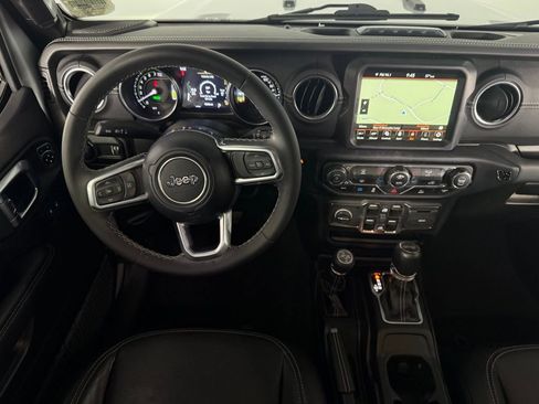 Used 2023 Jeep Wrangler Unlimited Sahara image 34