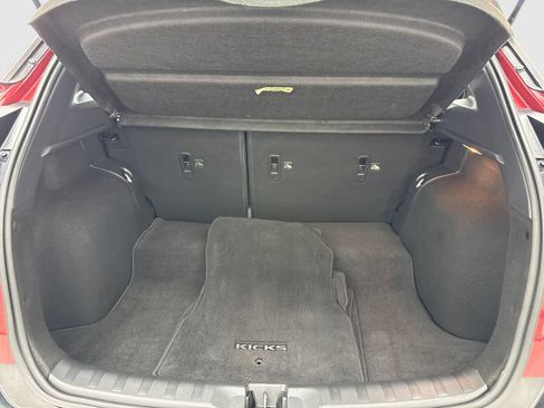 Used 2018 Nissan Kicks SR FWD image 45