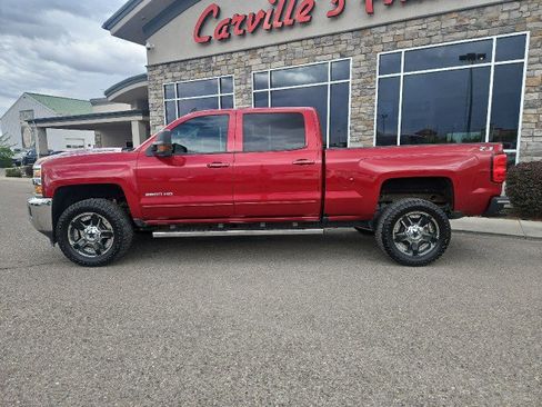 Used 2019 Chevrolet Silverado 2500 LT w/ LT Convenience Package image 2
