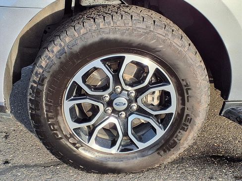 Used 2024 Ford Expedition Max XLT image 10