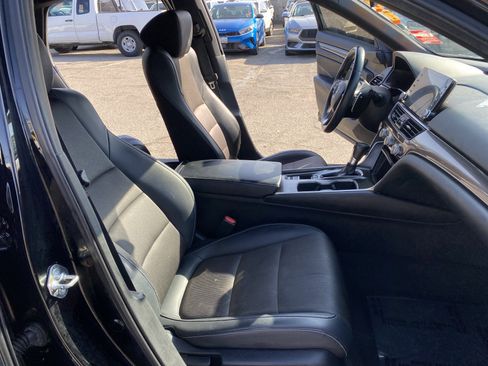 Used 2018 Honda Accord Sport image 18