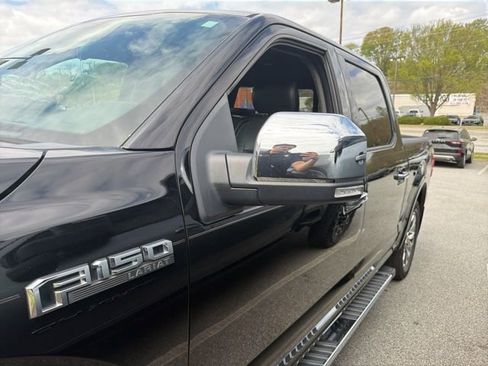 Used 2017 Ford F150 Lariat image 5