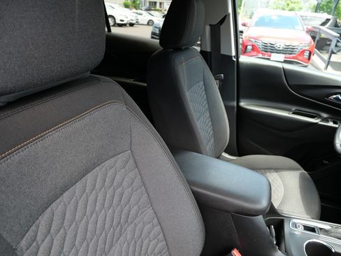 Used 2018 Chevrolet Equinox LT w/ Sun & Infotainment Package AWD/4WD image 29