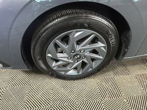 Used 2024 Hyundai Elantra SEL FWD image 10