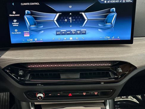 Used 2025 BMW 230i Coupe w/ Premium Package image 20