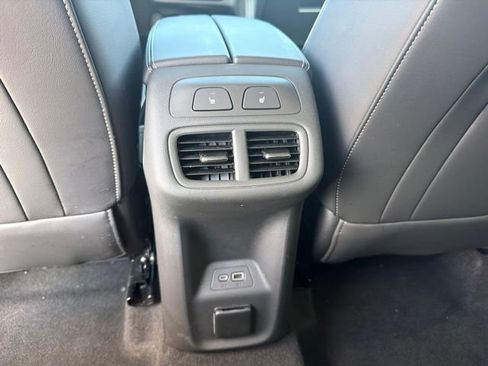 Used 2023 Buick Envision Avenir AWD/4WD image 19