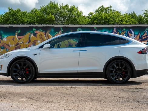 Used 2019 Tesla Model X Performance AWD/4WD image 9