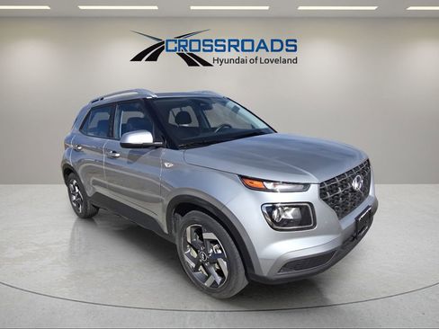 Used 2025 Hyundai Venue SEL image 7