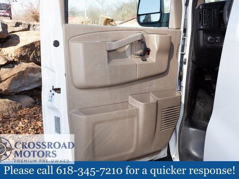 Used 2016 Chevrolet Express 2500 RWD image 14