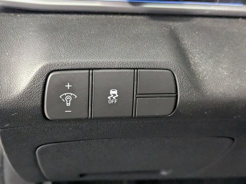 Used 2024 Hyundai Elantra SEL FWD image 14
