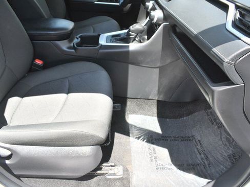 Used 2024 Toyota RAV4 XLE AWD/4WD image 25