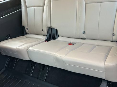 Used 2022 Ford Expedition XLT image 36