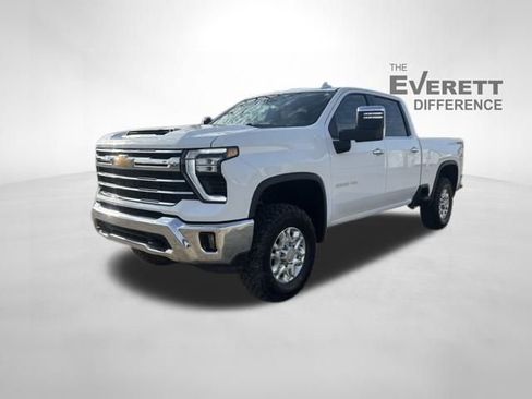 Used 2024 Chevrolet Silverado 2500 LTZ image 3