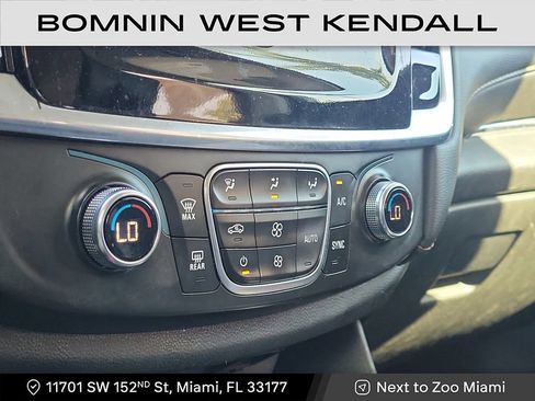 Used 2021 Chevrolet Traverse LS image 17