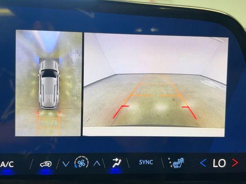 New 2026 Chevrolet Traverse LT w/ Sun and Wheel Package image 24