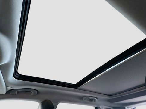 Used 2018 Jeep Compass Trailhawk w/ Leather Interior Group AWD/4WD image 24