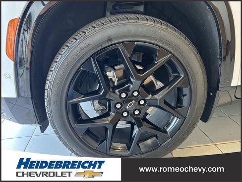 Used 2024 Chevrolet Traverse RS w/ LPO, Floor Liner Package AWD/4WD image 7