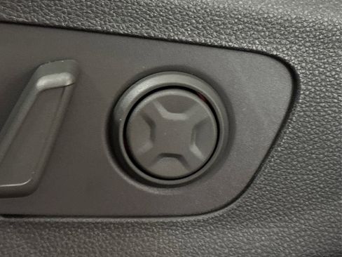 New 2026 Kia Carnival EX image 14