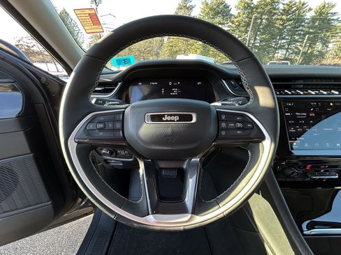 Used 2023 Jeep Grand Cherokee L Laredo w/ Luxury Tech Group I image 27